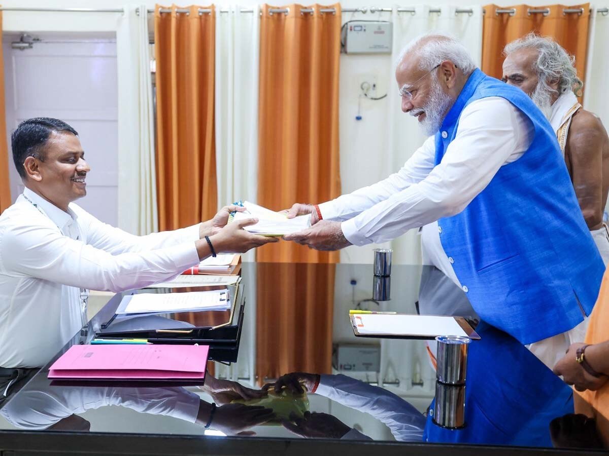 PM Modi Nomination Photos: PM मोदी के नामांकन में BJP ने दिखाया ‘पावर शो’, डेढ़ दर्जन राज्यों के CM और नेताओं ने लगाई हाजिरी