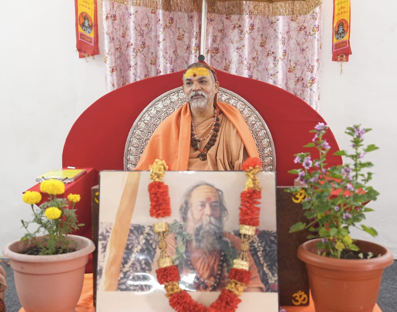 अविमुक्तेश्वरानंद: सरस्वती महाराज ने कहा कि शरणागत को कभी नहीं छोड़ना चाहिए सनातन धर्म में शरणागत की रक्षा जरूरी है।