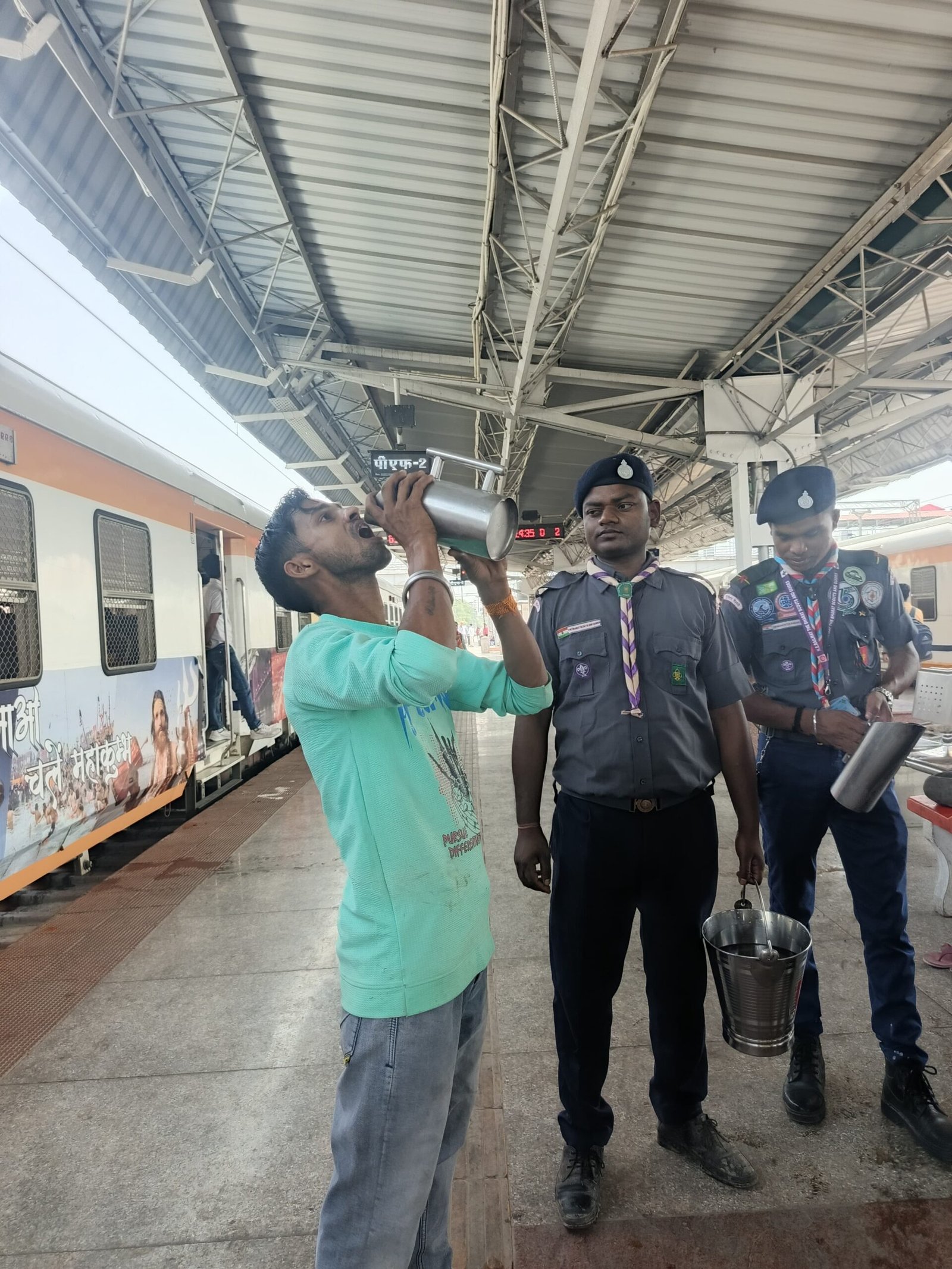 *स्काउट एण्ड गाइड जिला संघ द्वार ग्रीष्मकालीन सेवा शिविर के अंतर्गत जल सेवा अभियान*