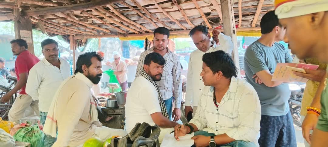 बढ़ते अपराध से अपना दल कमेरा वादियो में बढ़ा गुस्सा कार्रवाई नही होने पर हस्ताक्षर अभियान तीसरे दिन भी जारी, दोषियों को गिरफ़्तार कर कड़ी कार्रवाई की मांग।