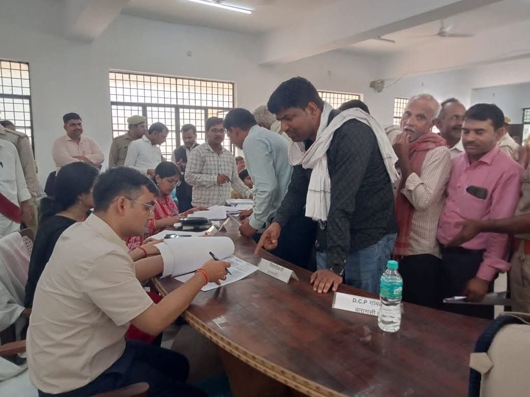 जिलाधिकारी ने संपूर्ण समाधान दिवस में सुनी लोगों की फरियाद संपूर्ण समाधान दिवस में कुल 256 शिकायत पत्र मिले जिसमें सिर्फ 9 शिकायत पत्रों का मौके पर निस्तारण हुआ