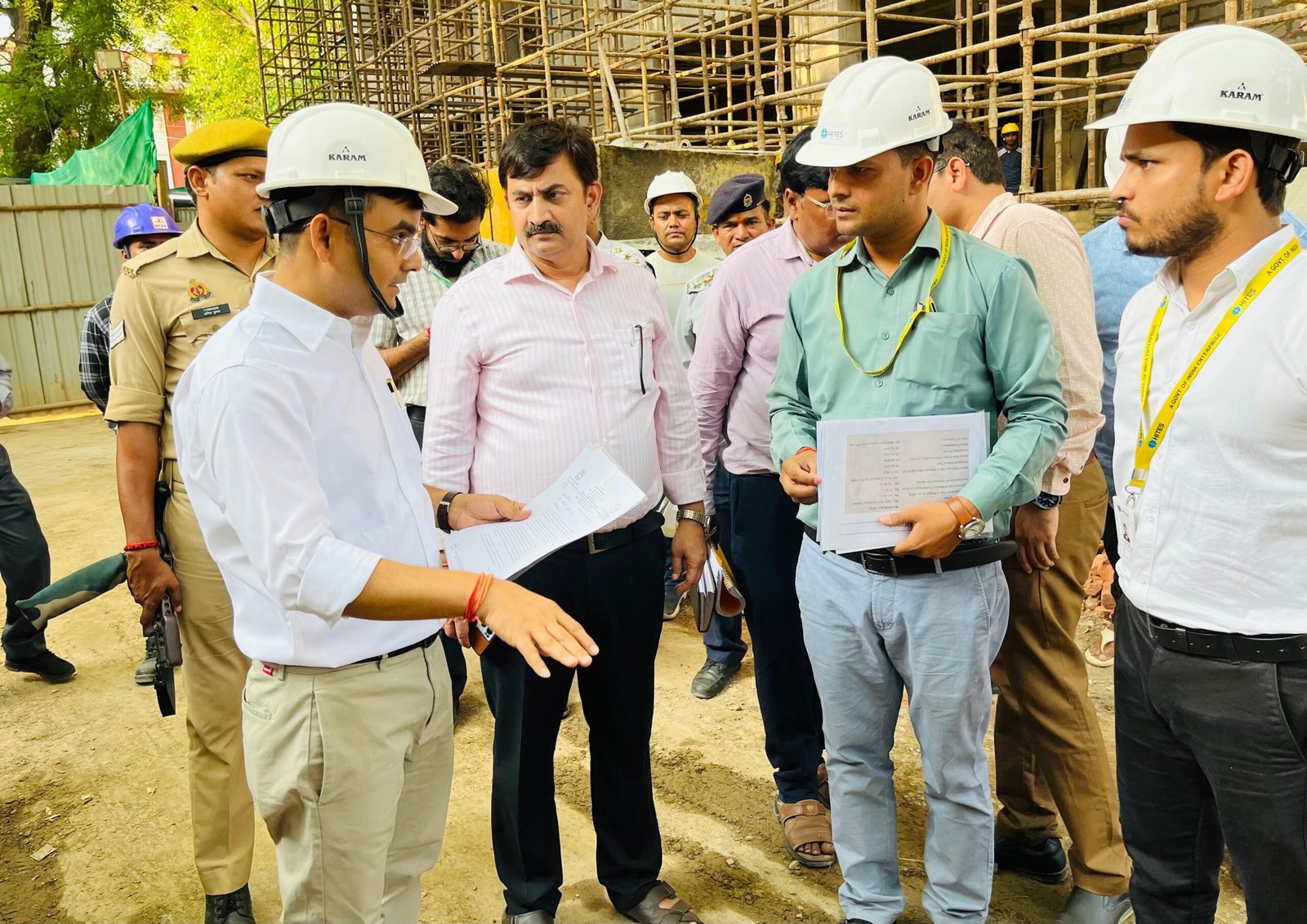जिलाधिकारी ने किया निर्माणाधीन परियोजनाओं का औचक निरीक्षण*