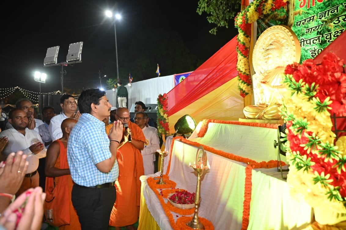 *बुद्ध पूर्णिमा के पावन अवसर पर बरेका में दीप प्रज्वलन, बुद्ध वंदना, बुद्ध प्रदर्शनी एवं सांस्कृतिक कार्यक्रम का आयोजन