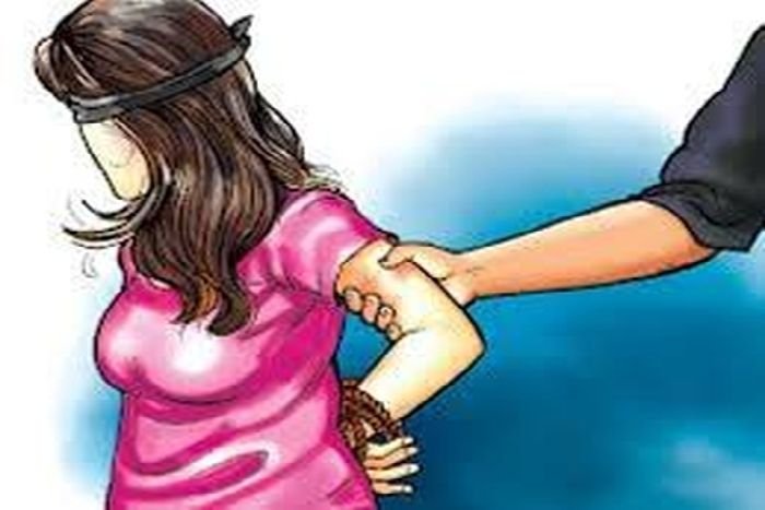 लड़की से शादी करने की बात कहकर अपहरण कर मुंबई भाग रहे अभियुक्त को वाराणसी पुलिस ने पकड़ा