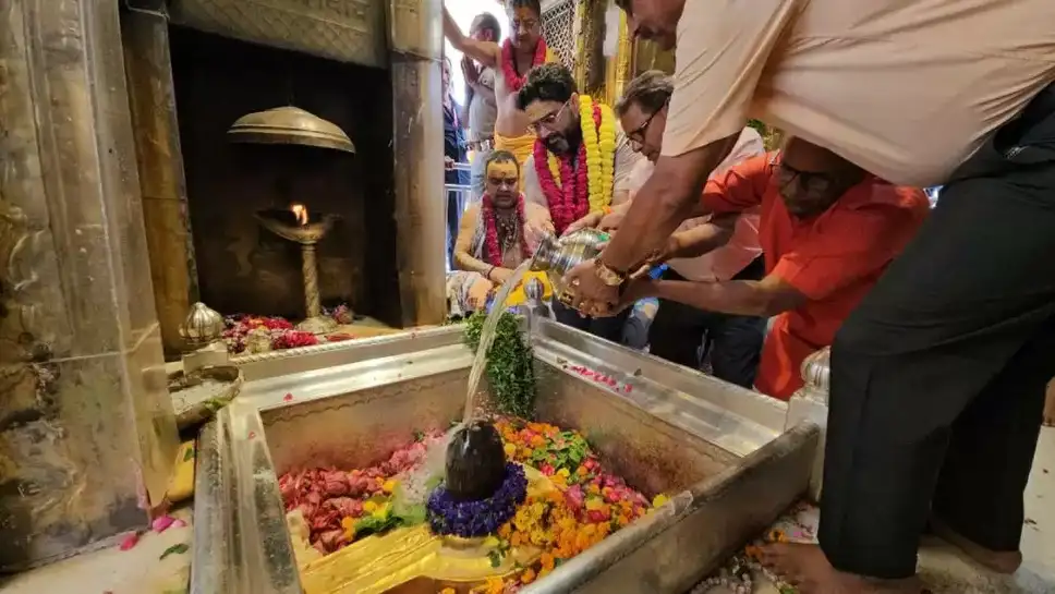 वाराणसी : देश और सेना के लिए हुआ श्रीकाशी विश्वनाथ का अभिषेक, ज्ञानवापी मस्जिद में कल होगी दुआख्वानी।