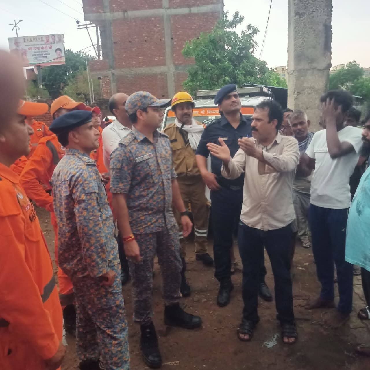 चौकाघाट में दीवारगिरने की घटना में NDRF का त्वरित एवं सफल रेस्क्यू ऑपरेशन हुआ